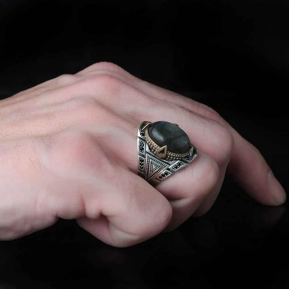 Chevalière Homme en Argent 925 – Pierre Labradorite & Finition Artisanale - BIJOUNOUR
