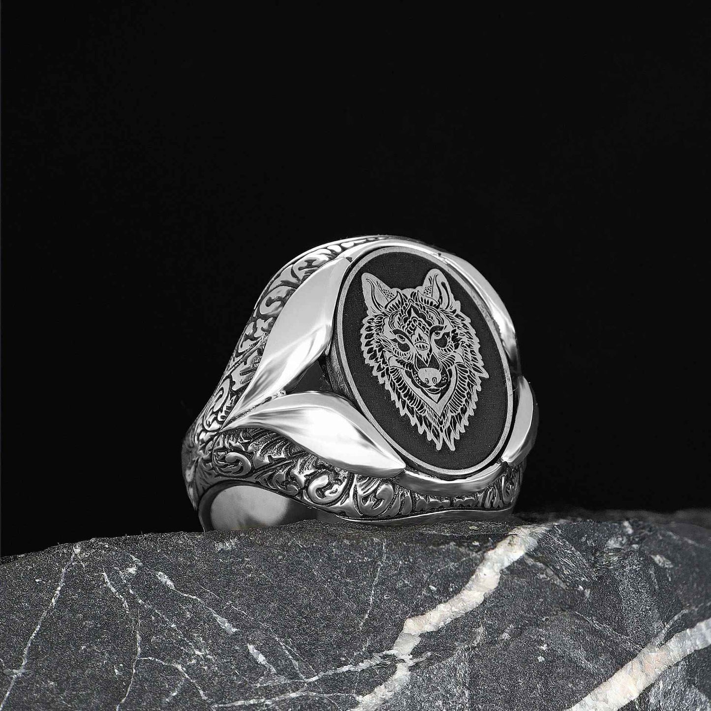 Chevalière Homme en Argent 925 – Symbole du Loup & Gravures Authentiques - BIJOUNOUR
