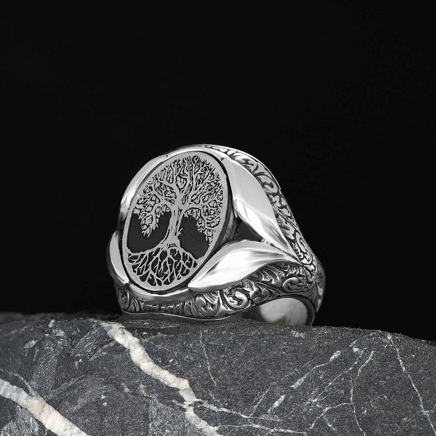 Chevalière Homme en Argent 925 – Symbole de l’Arbre de Vie & Gravures Élégantes - BIJOUNOUR