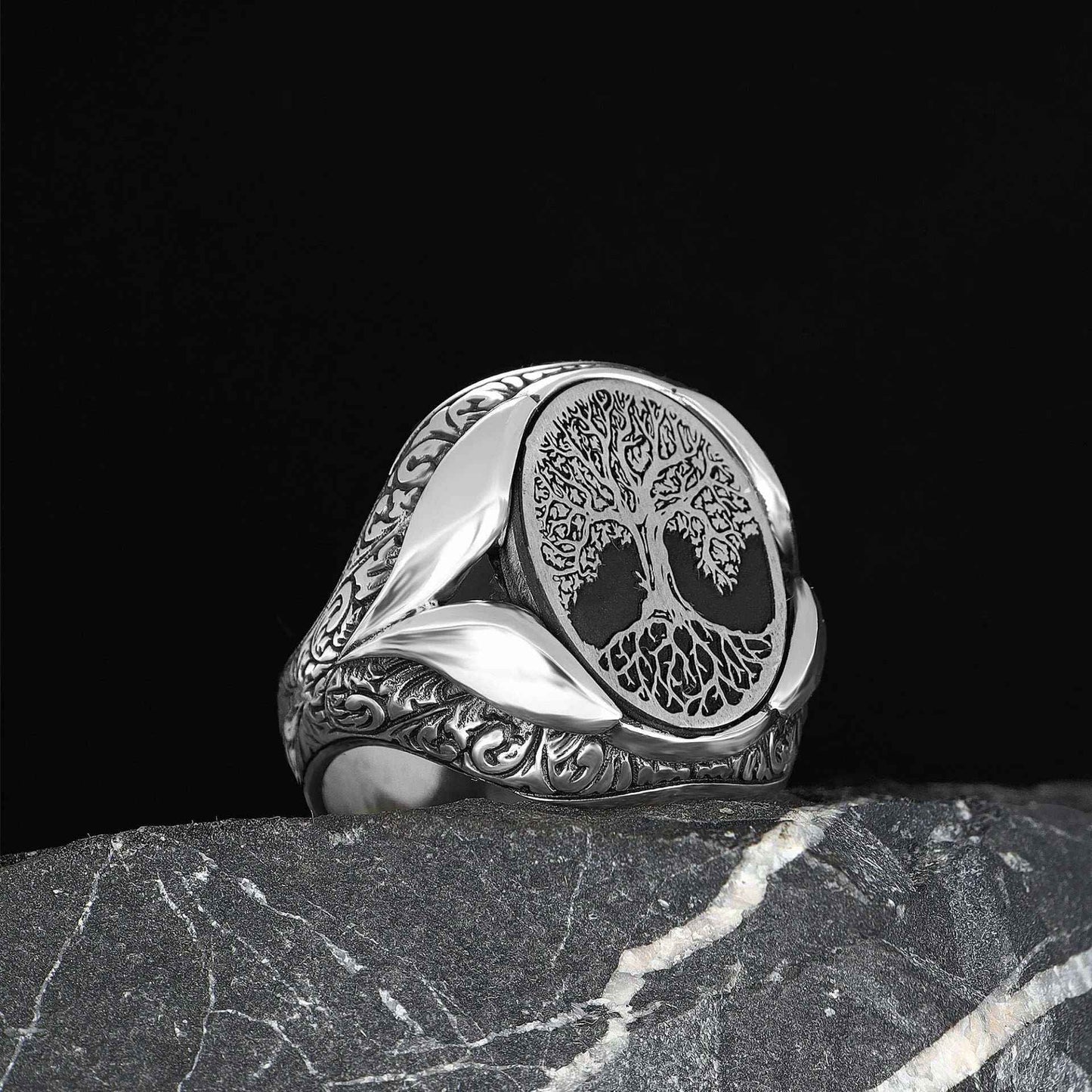 Chevalière Homme en Argent 925 – Symbole de l’Arbre de Vie & Gravures Élégantes - BIJOUNOUR