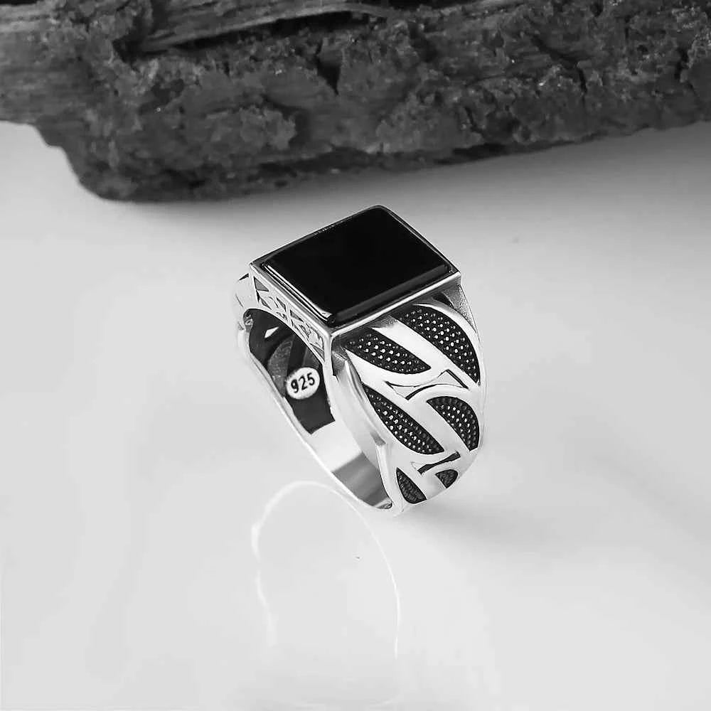 Chevalière Homme en Argent 925 – Pierre Onyx & Design Authentique - BIJOUNOUR