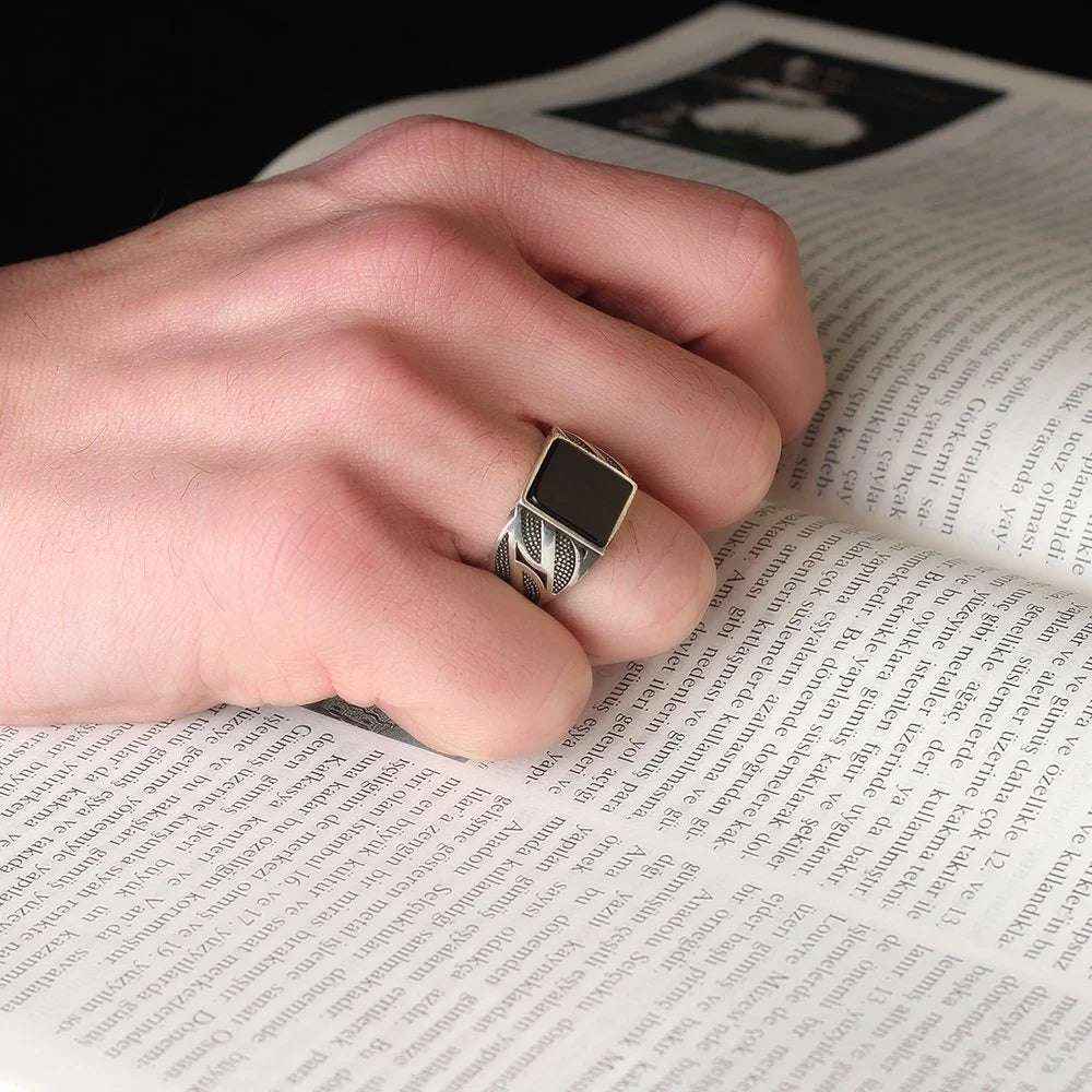 Chevalière Homme en Argent 925 – Pierre Onyx & Design Authentique - BIJOUNOUR