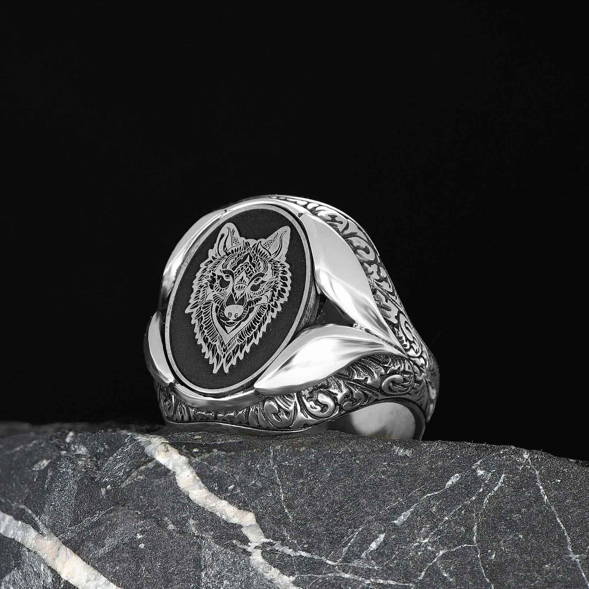 Chevalière Homme en Argent 925 – Symbole du Loup & Gravures Authentiques - BIJOUNOUR